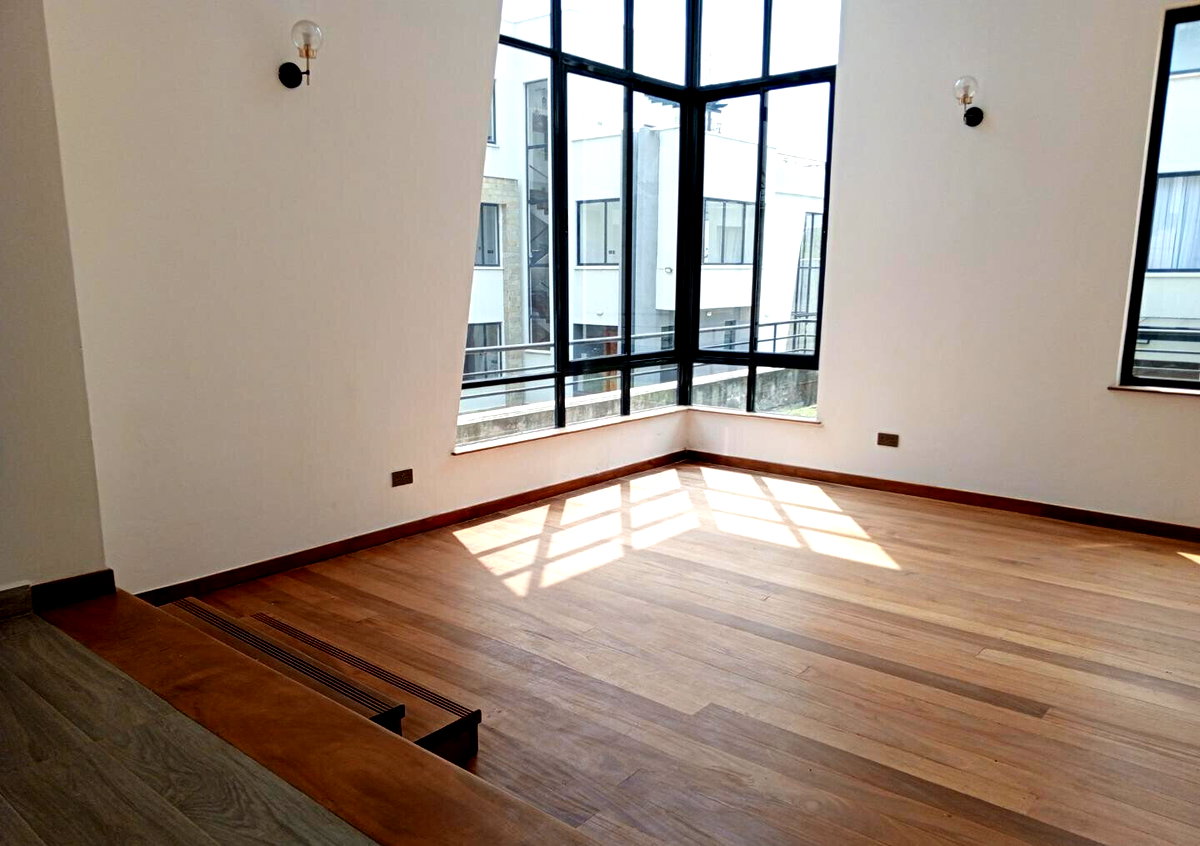 Triplex Townhouse with Sunken Lounge & Backup Generator - Lavington