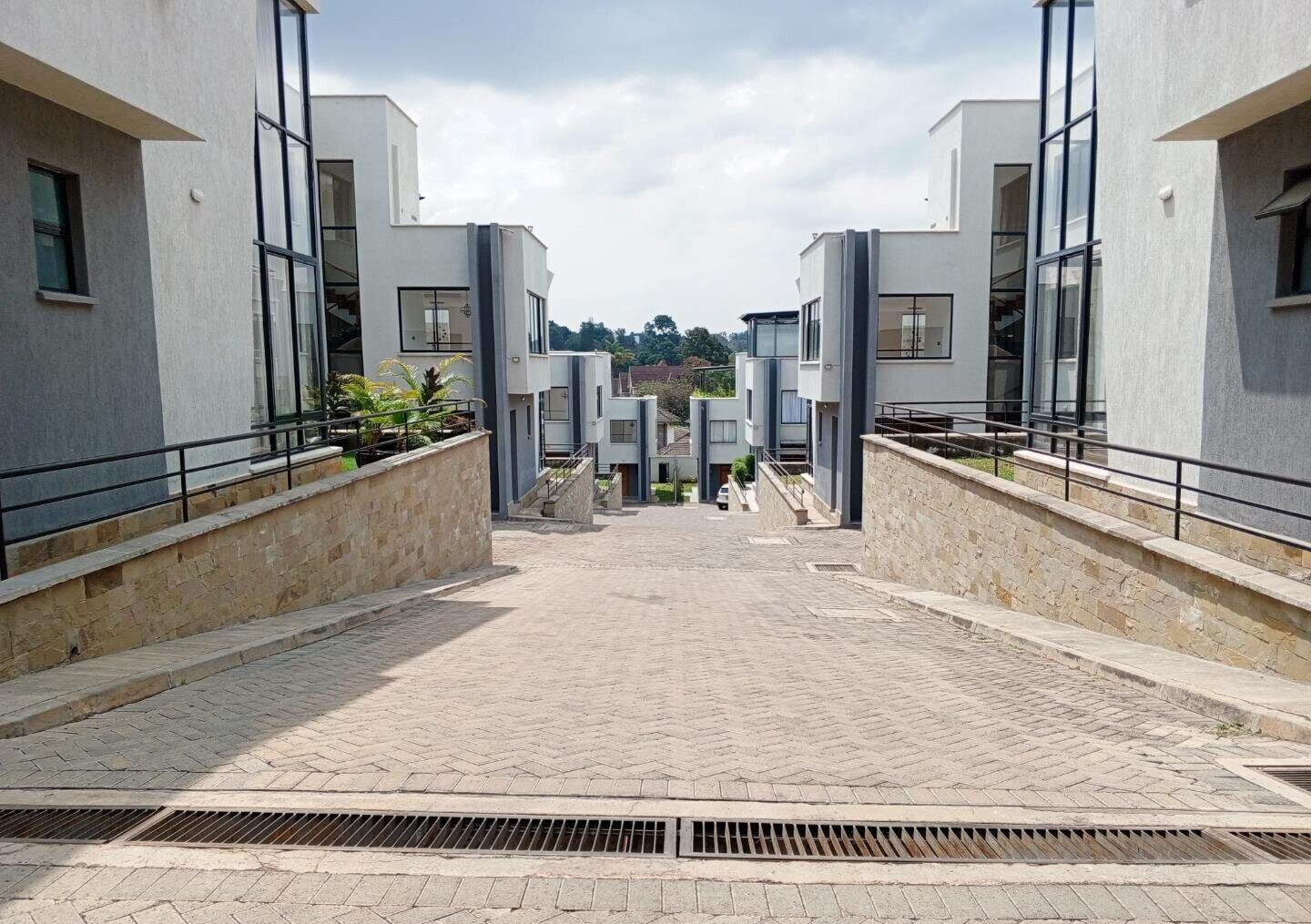 Triplex Townhouse with Sunken Lounge & Backup Generator - Lavington