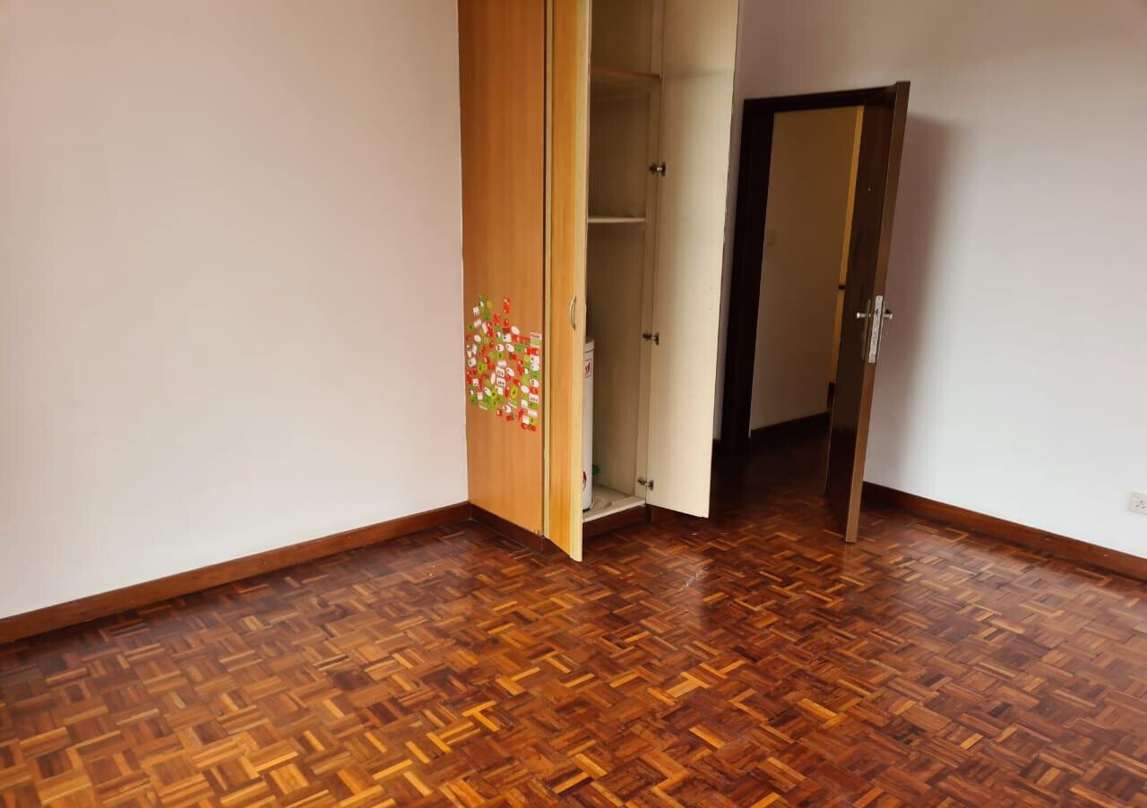 Half-Acre Townhouse with Hardwood Doors & DSQ - Lower Kabete