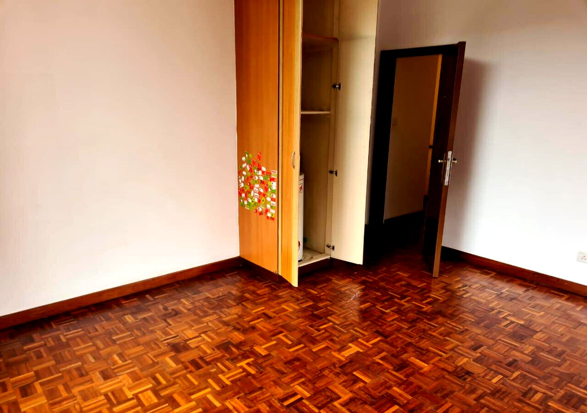 Half-Acre Townhouse with Hardwood Doors & DSQ - Lower Kabete