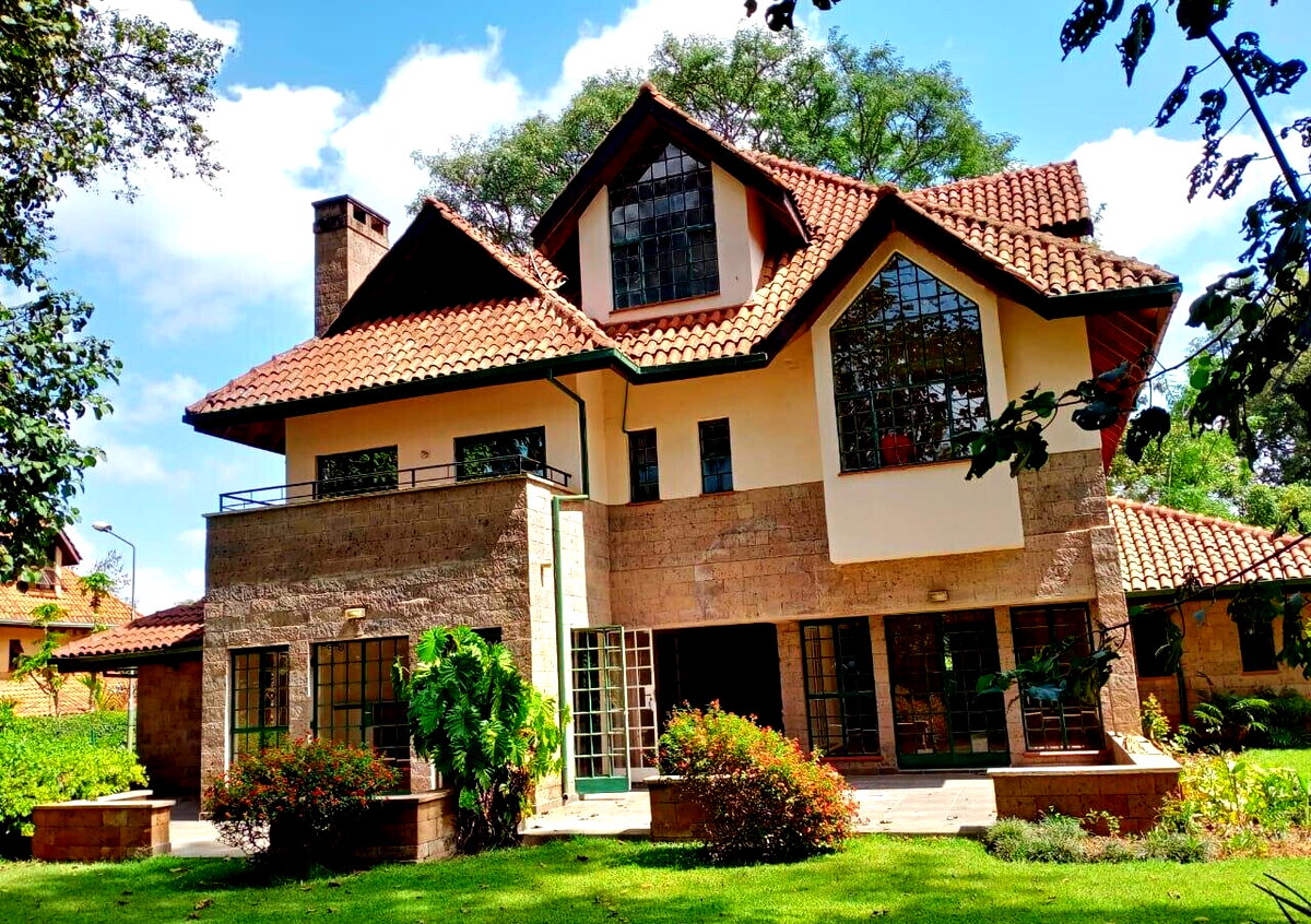 Half-Acre Townhouse with Hardwood Doors & DSQ - Lower Kabete