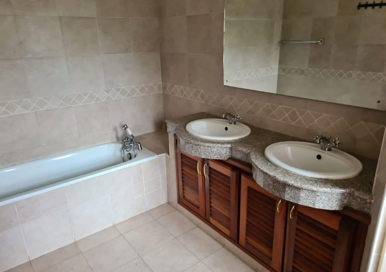 Half-Acre Townhouse with Hardwood Doors & DSQ - Lower Kabete