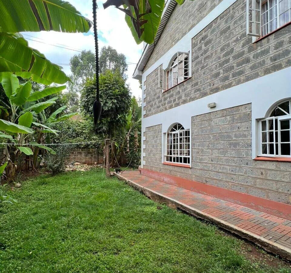 4BR Townhouse with Guest Room & Private Garden - Lavington