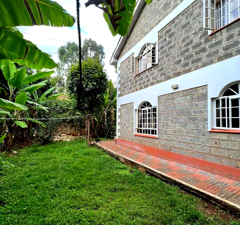 4BR Townhouse with Guest Room & Private Garden - Lavington