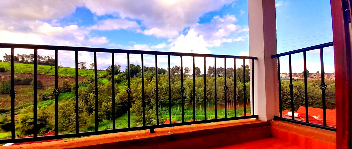 Tuscan-Inspired 5BR Villa in Gated Redhill Estate
