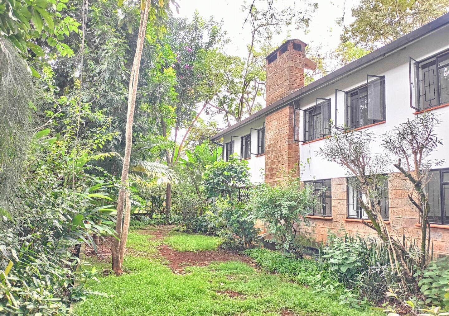 Gated 4BR Home with Garden