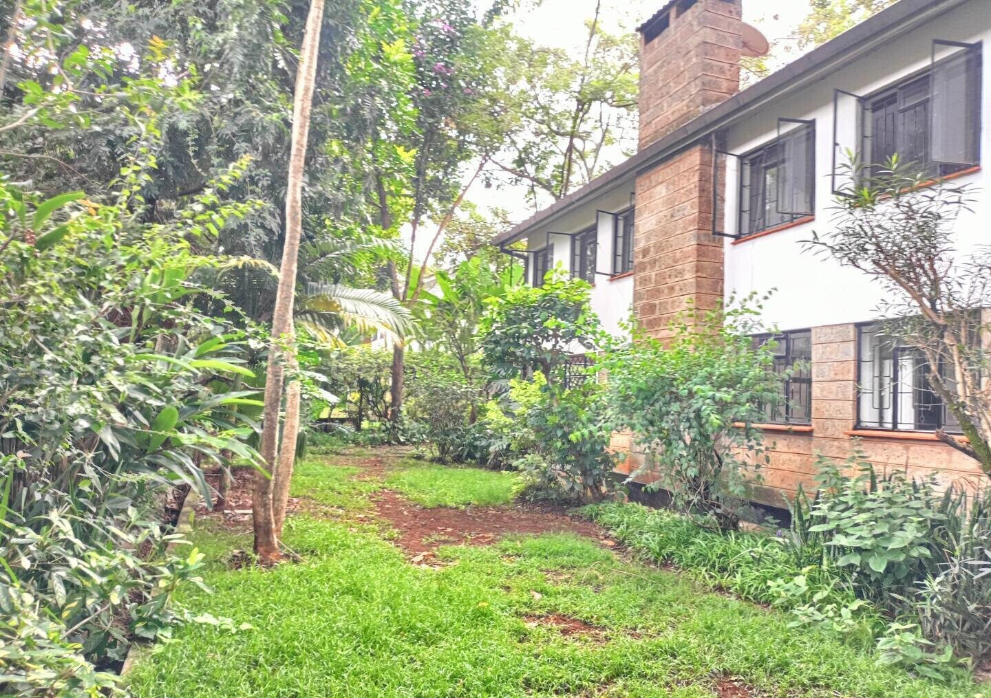 Gated 4BR Home with Garden