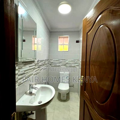 5bdrm Townhouse/Terrace in Lavington Green for sale - Image 5