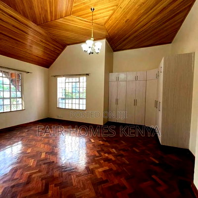 5bdrm Townhouse/Terrace in Lavington Green for sale - Image 7
