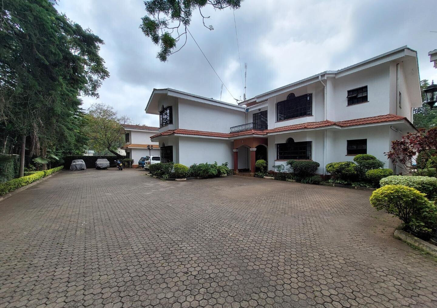 5-Bed Townhouse in 8-Unit Gated Community with Lush Greenery - Lavington