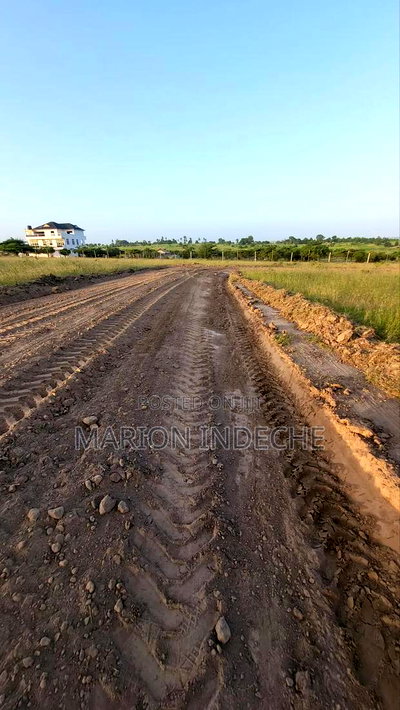 Mariakani Plots Below - Image 1