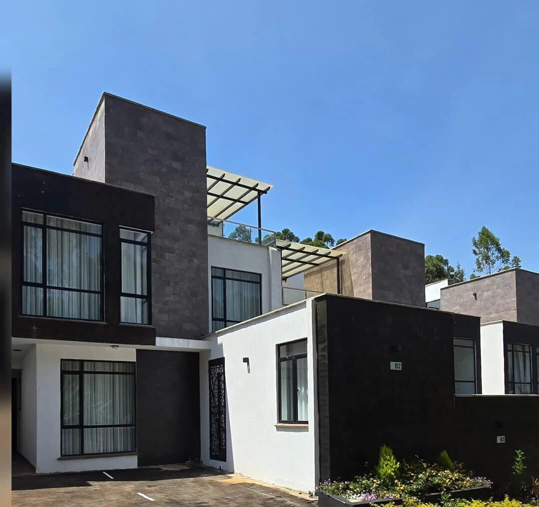 5BR Townhouse Near ISK with Clubhouse & Pool - Kitisuru