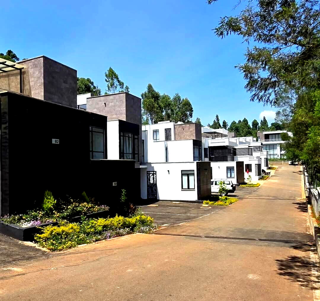 5BR Townhouse Near ISK with Clubhouse & Pool - Kitisuru
