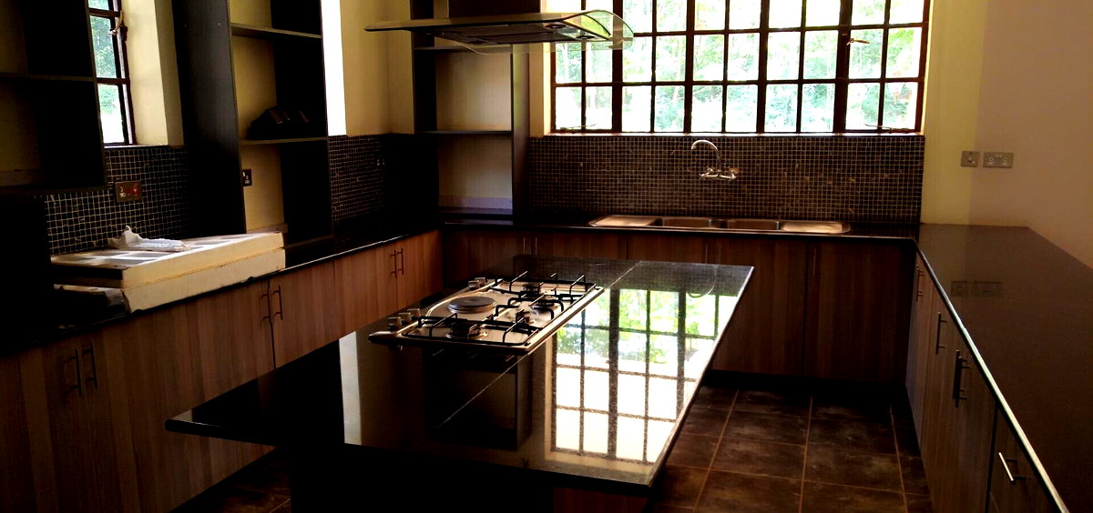 4BR All-Ensuite Townhouse with Clubhouse & Pool - Rosslyn Springs, Runda