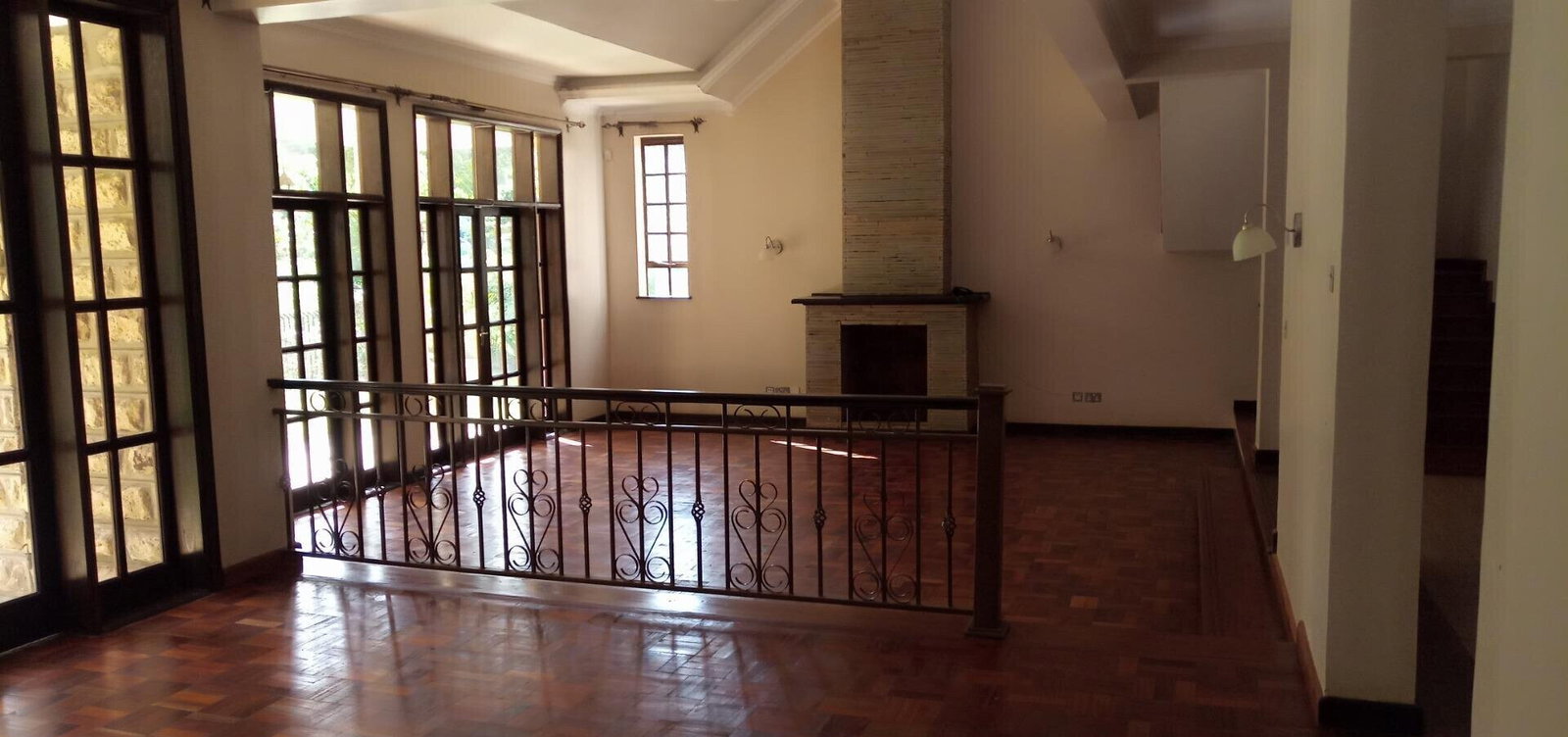 4BR All-Ensuite Townhouse with Clubhouse & Pool - Rosslyn Springs, Runda