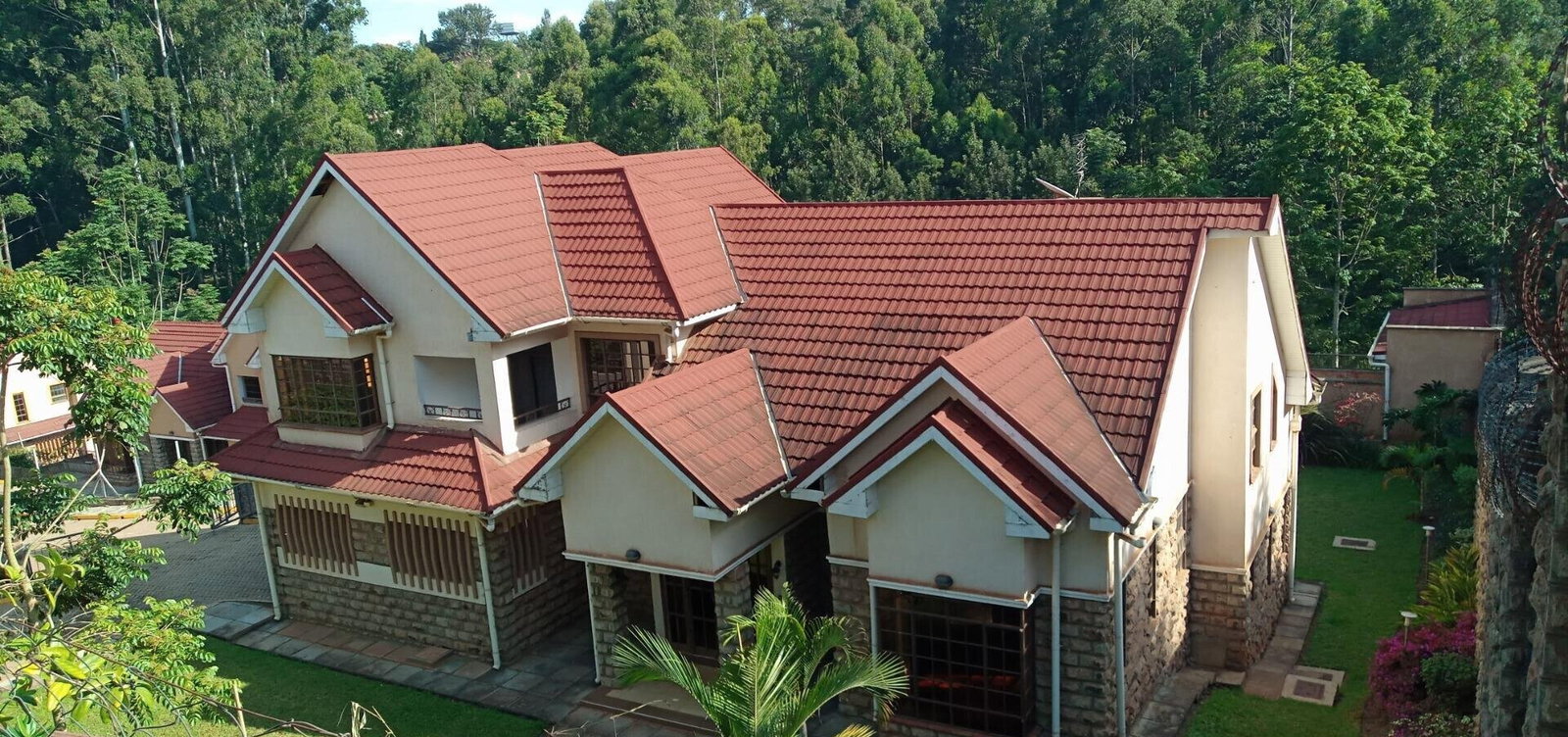 4BR All-Ensuite Townhouse with Clubhouse & Pool - Rosslyn Springs, Runda