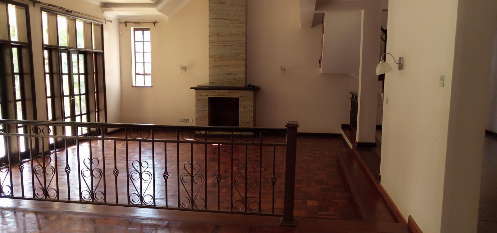 4BR All-Ensuite Townhouse with Clubhouse & Pool - Rosslyn Springs, Runda