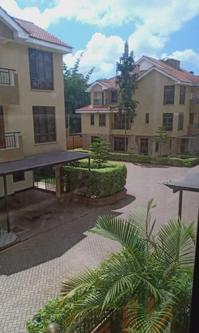 5-Ensuite Villa with Jacuzzi & Private Garden - Lavington