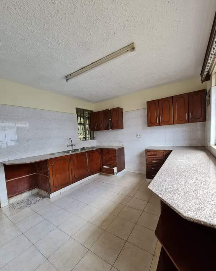 5BR Townhouse with Private Garden & Office - Westlands Gated Community