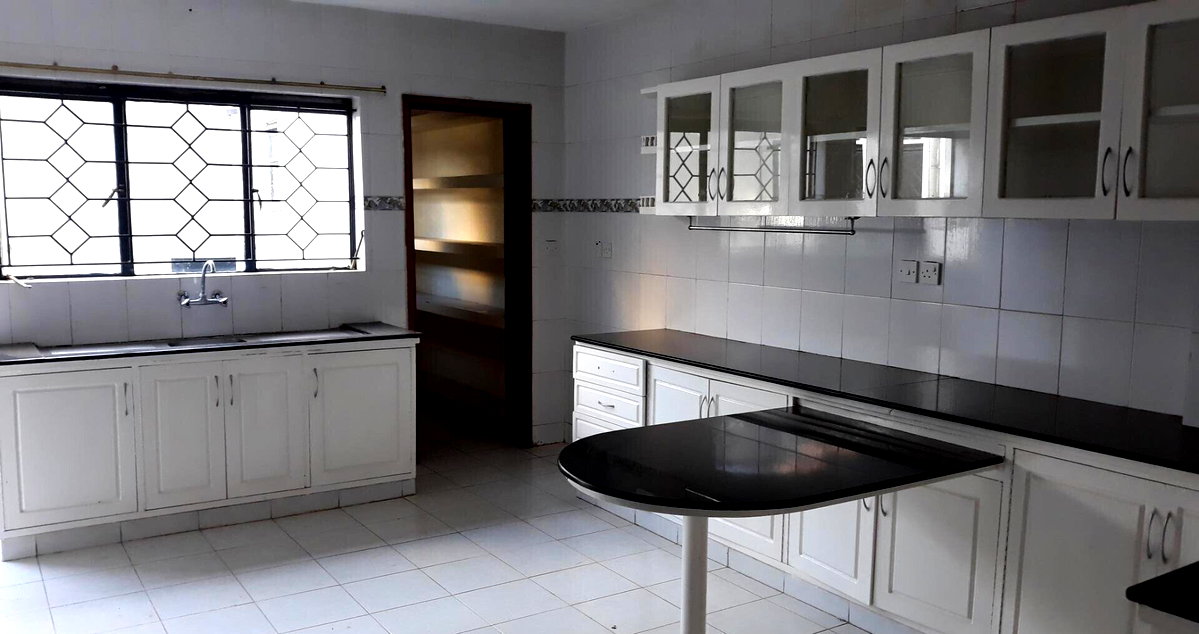 4-Ensuite Townhouse with DSQ & Garden - Westlands