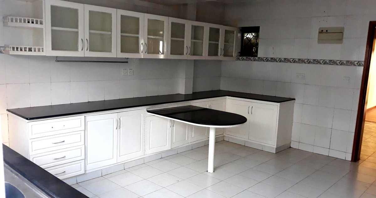 4-Ensuite Townhouse with DSQ & Garden - Westlands