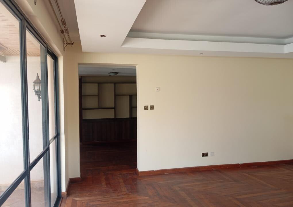 5-Ensuite Townhouse with Rooftop Terrace & City Views - Lavington