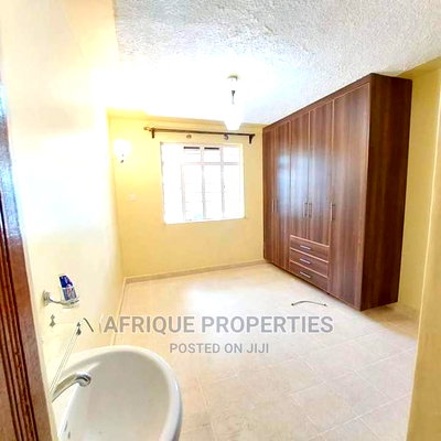 4bdrm Mansion in Membly Estate for Sale - Image 5