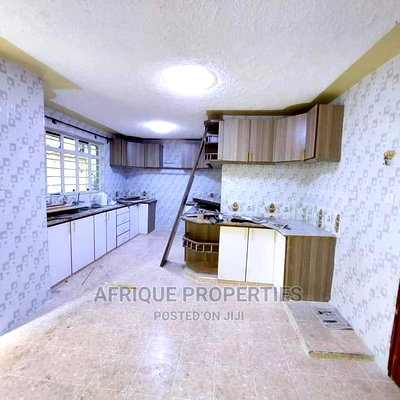 4bdrm Mansion in Membly Estate for Sale - Image 8