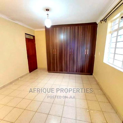 4bdrm Mansion in Membly Estate for Sale - Image 1