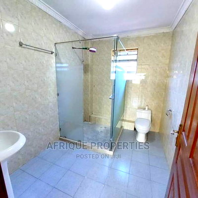 4bdrm Mansion in Membly Estate for Sale - Image 2