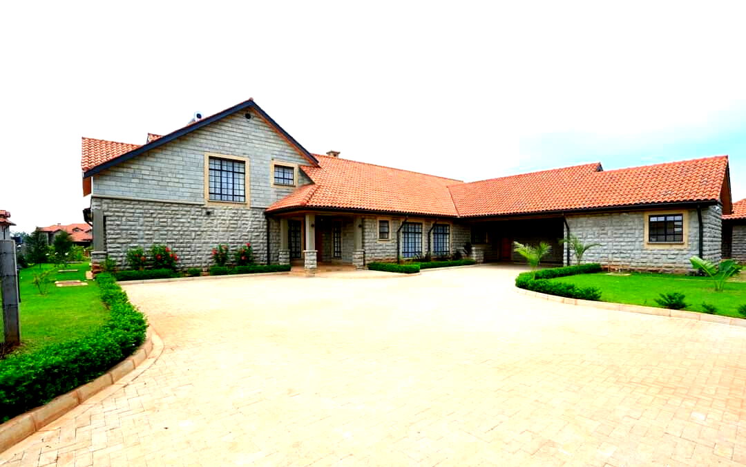 4-Ensuite Townhouse with Study & Private Terraces – Karen