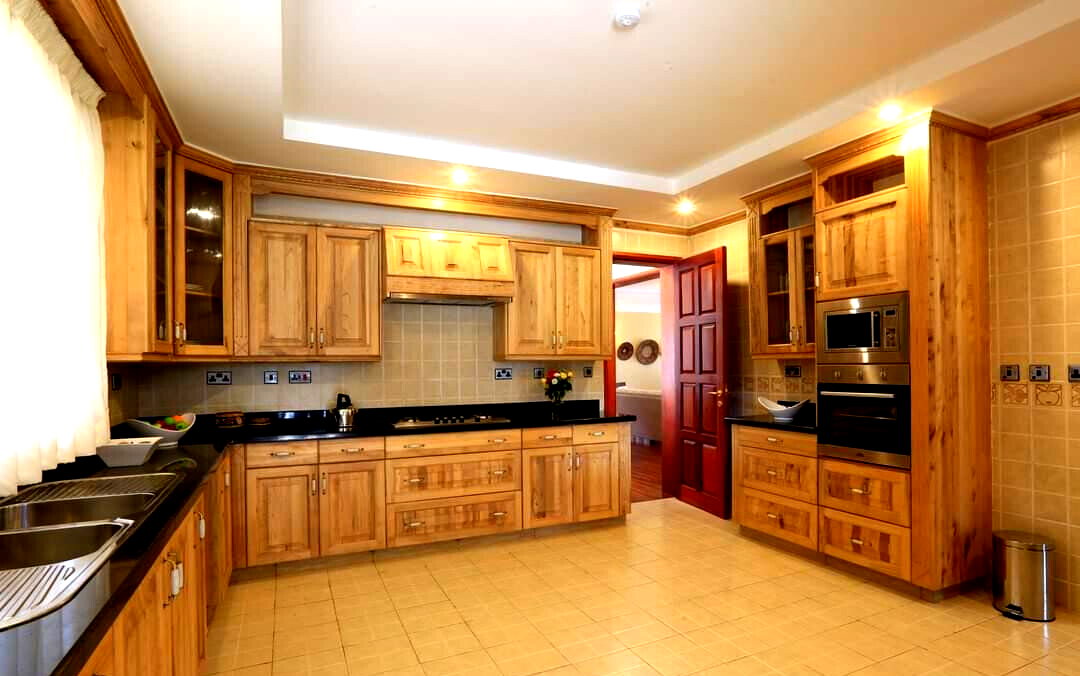 4-Ensuite Townhouse with Study & Private Terraces – Karen