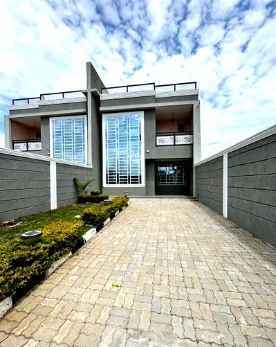 1/8 Acre Townhouse with Garden