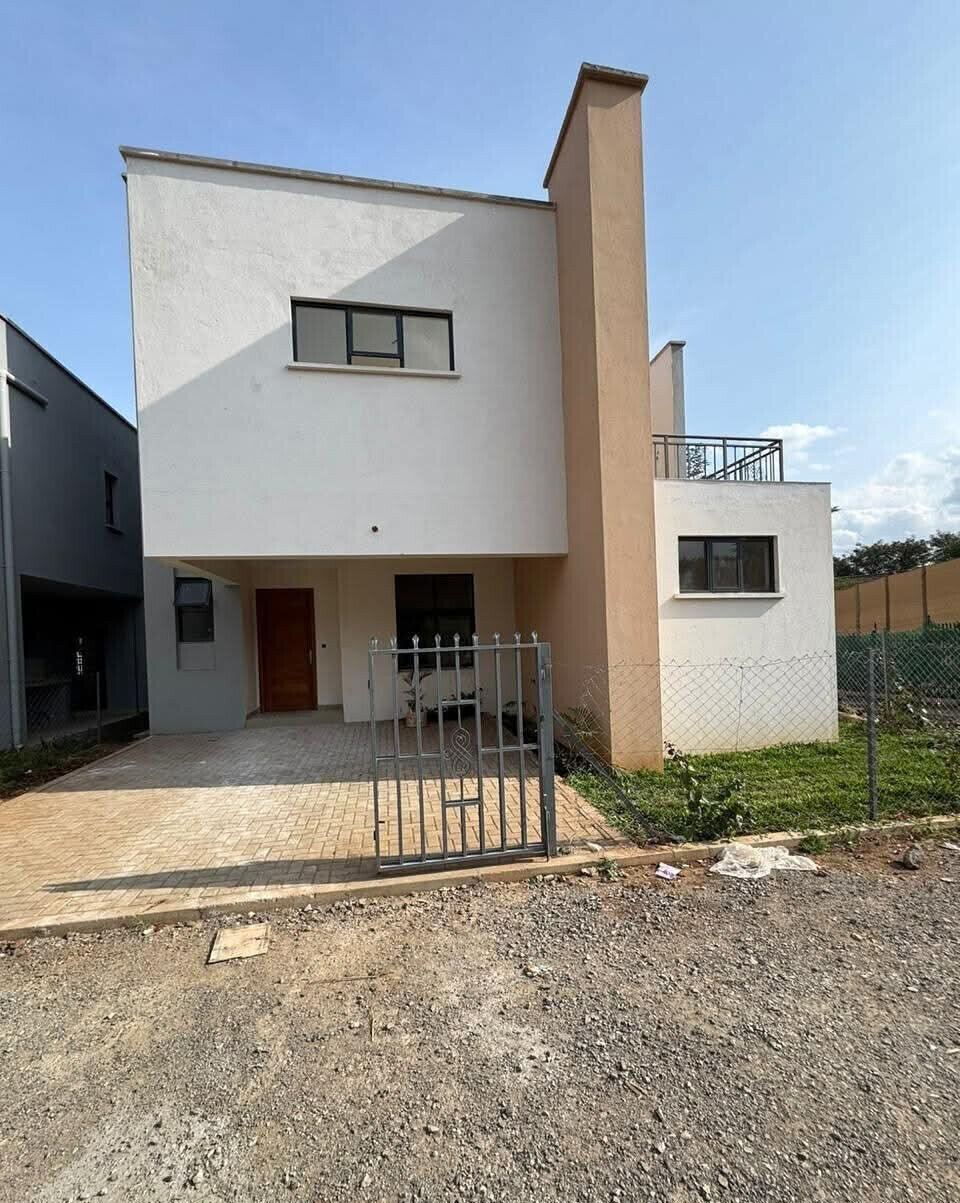 4BR En-Suite Villa with DSQ & Rooftop - 5 Mins to Expressway, Syokimau