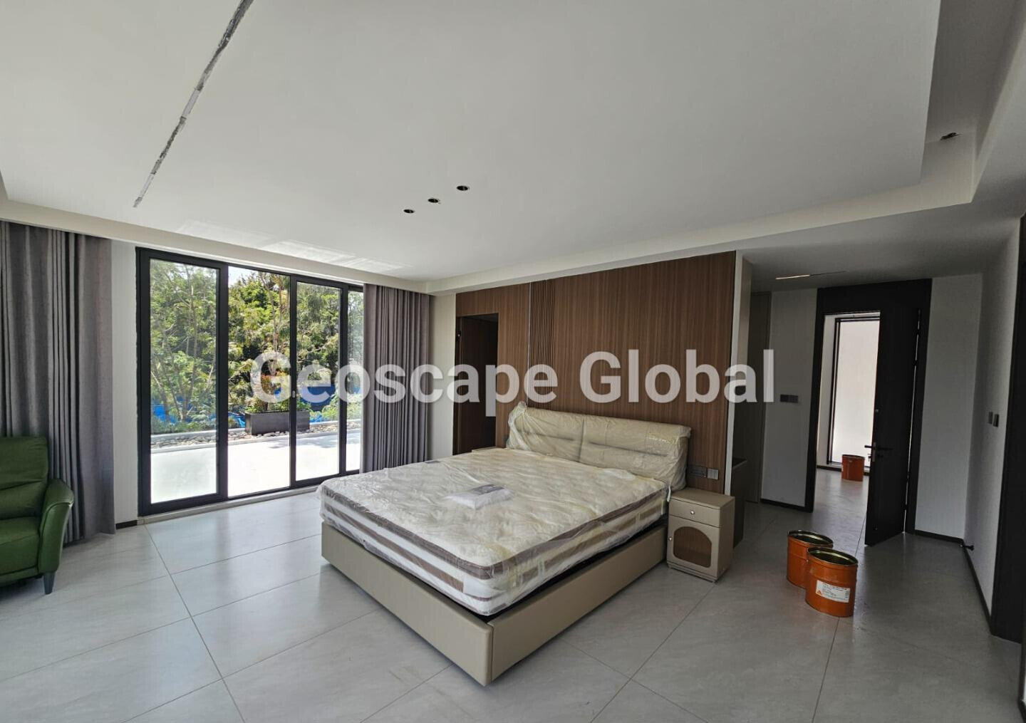 5-Bed Townhouse with Private Garden & DSQ - Lavington