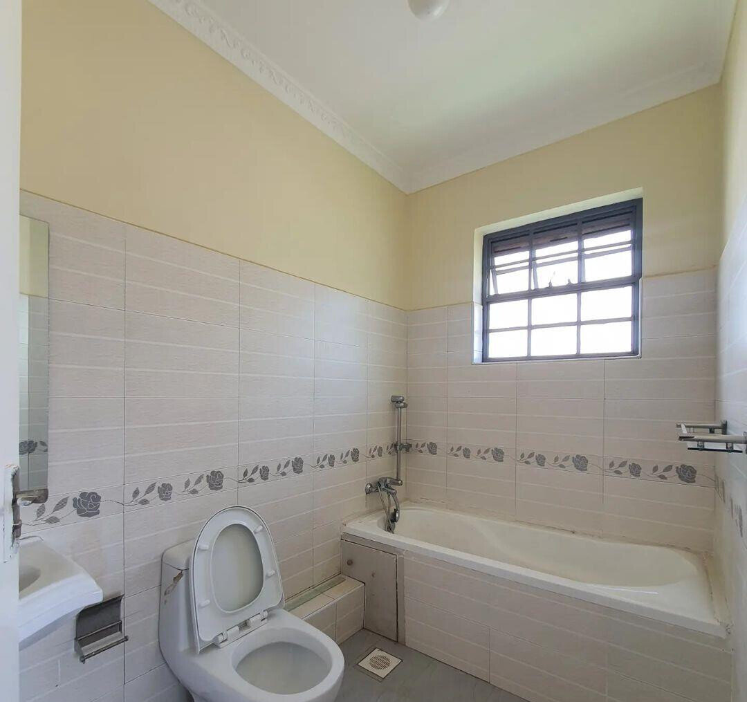 4BR Townhouse on 50x100 with DSQ & Cabro Driveway - Kitengela