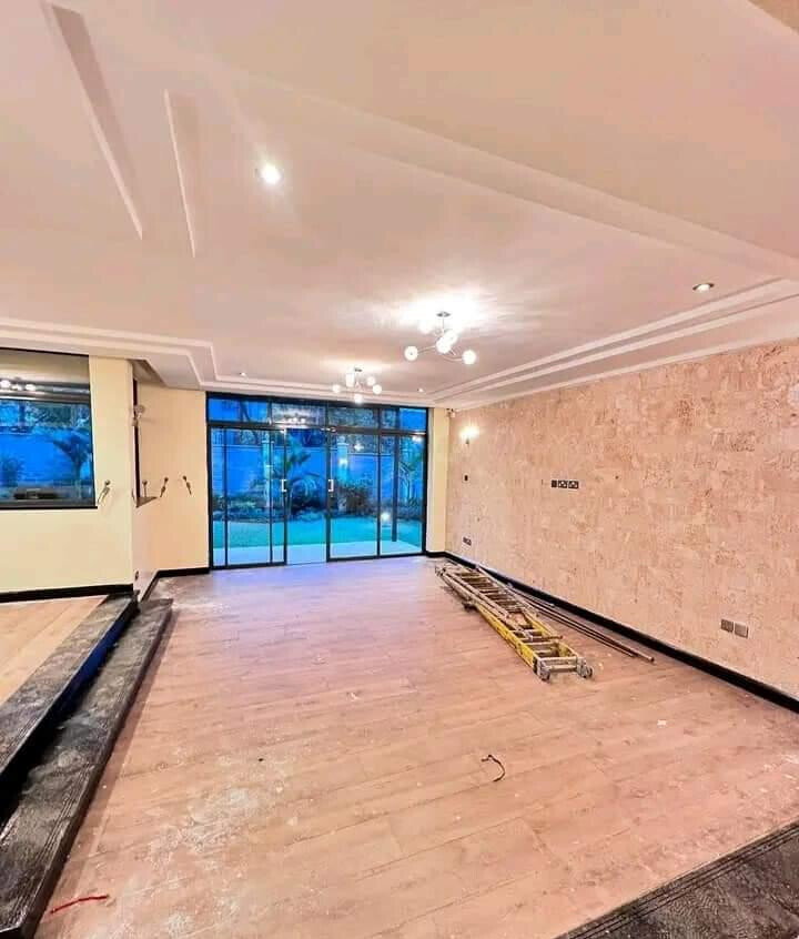 Corner Townhouse with Private Garden & Generator - Lavington