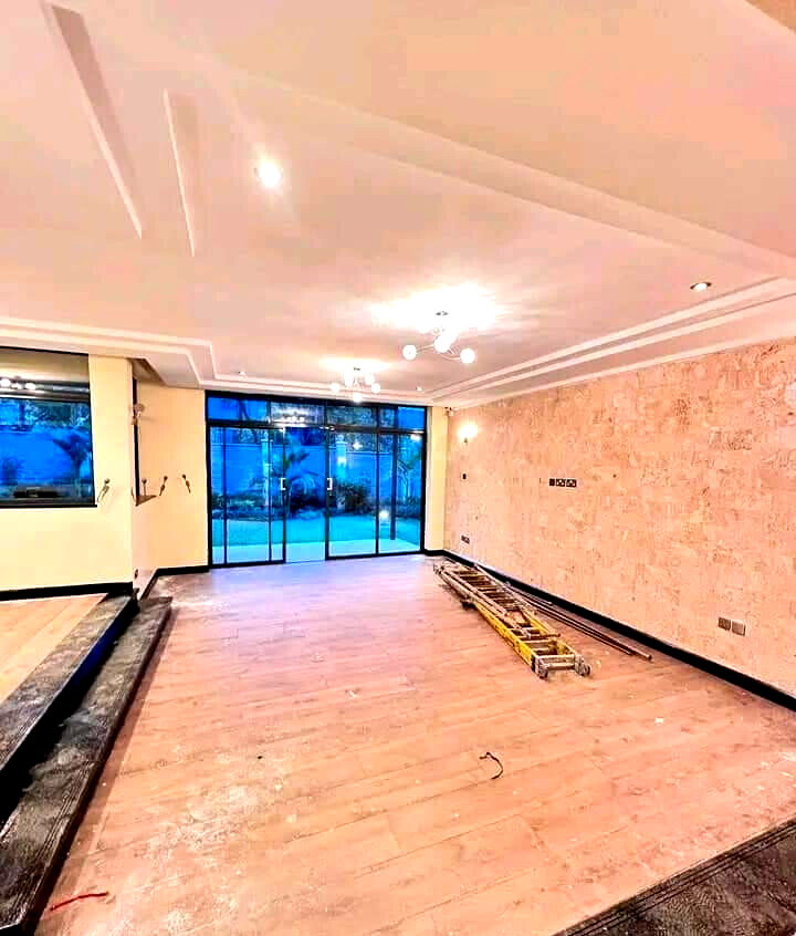 Corner Townhouse with Private Garden & Generator - Lavington