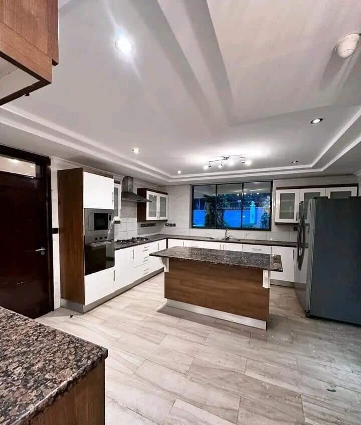 Corner Townhouse with Private Garden & Generator - Lavington