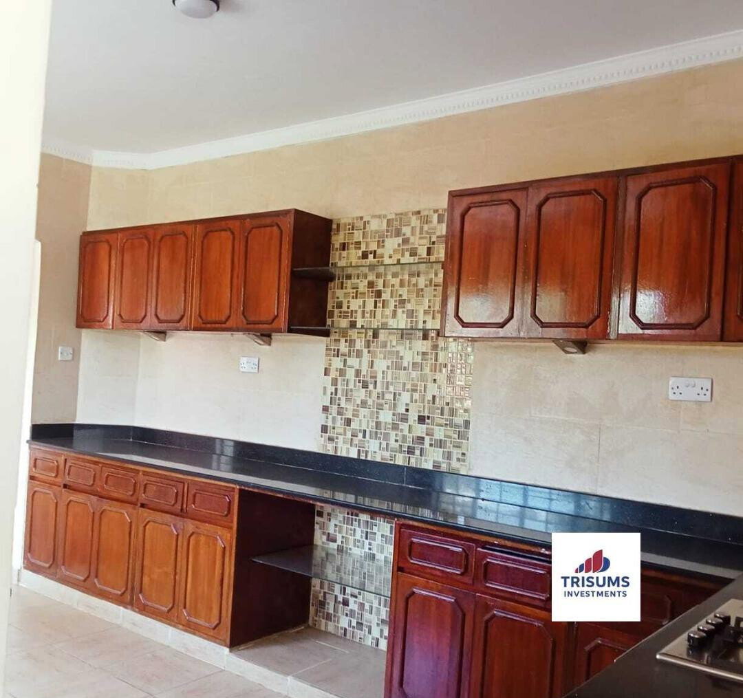 4BR with DSQ, Pool & Borehole - Westlands