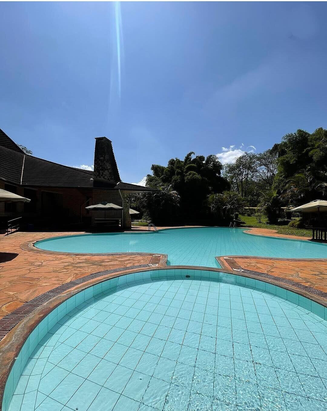 Waterfront 5-Ensuite Villa with Dam Views – Karen