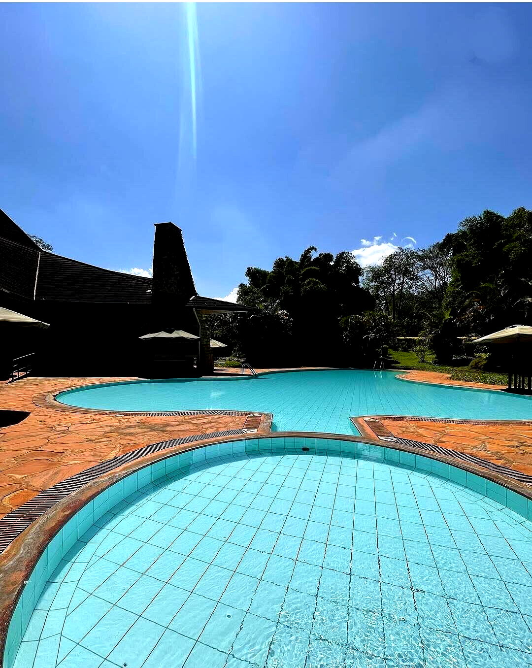 Waterfront 5-Ensuite Villa with Dam Views – Karen