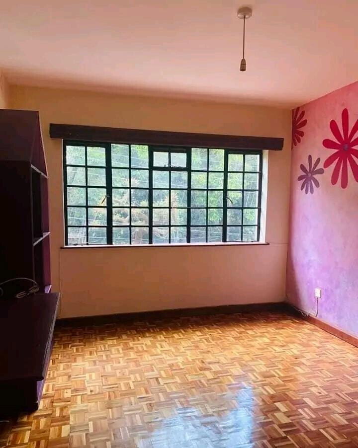 Spacious 5-Bed Villa off Brookside Drive - Westlands
