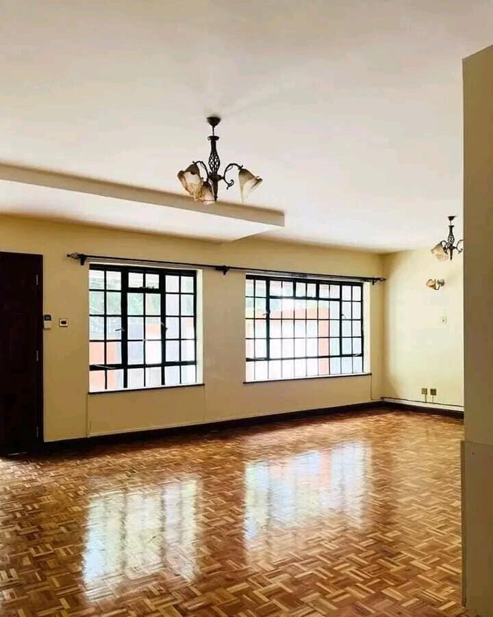 Spacious 5-Bed Villa off Brookside Drive - Westlands