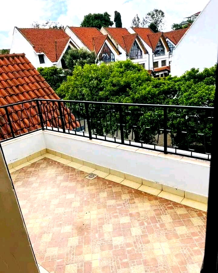 Spacious 5-Bed Villa off Brookside Drive - Westlands