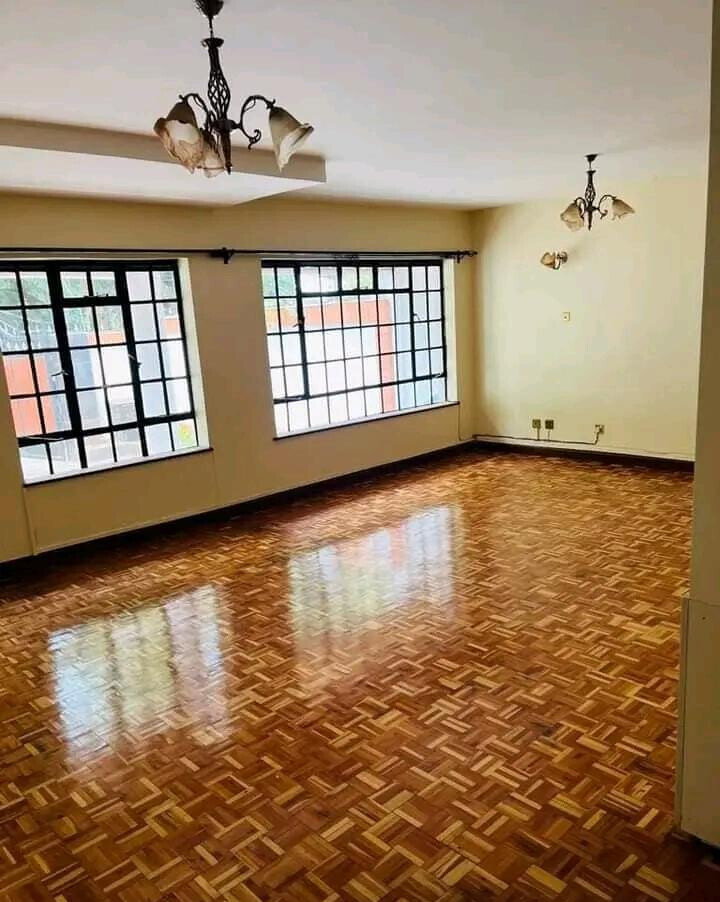 Spacious 5-Bed Villa off Brookside Drive - Westlands