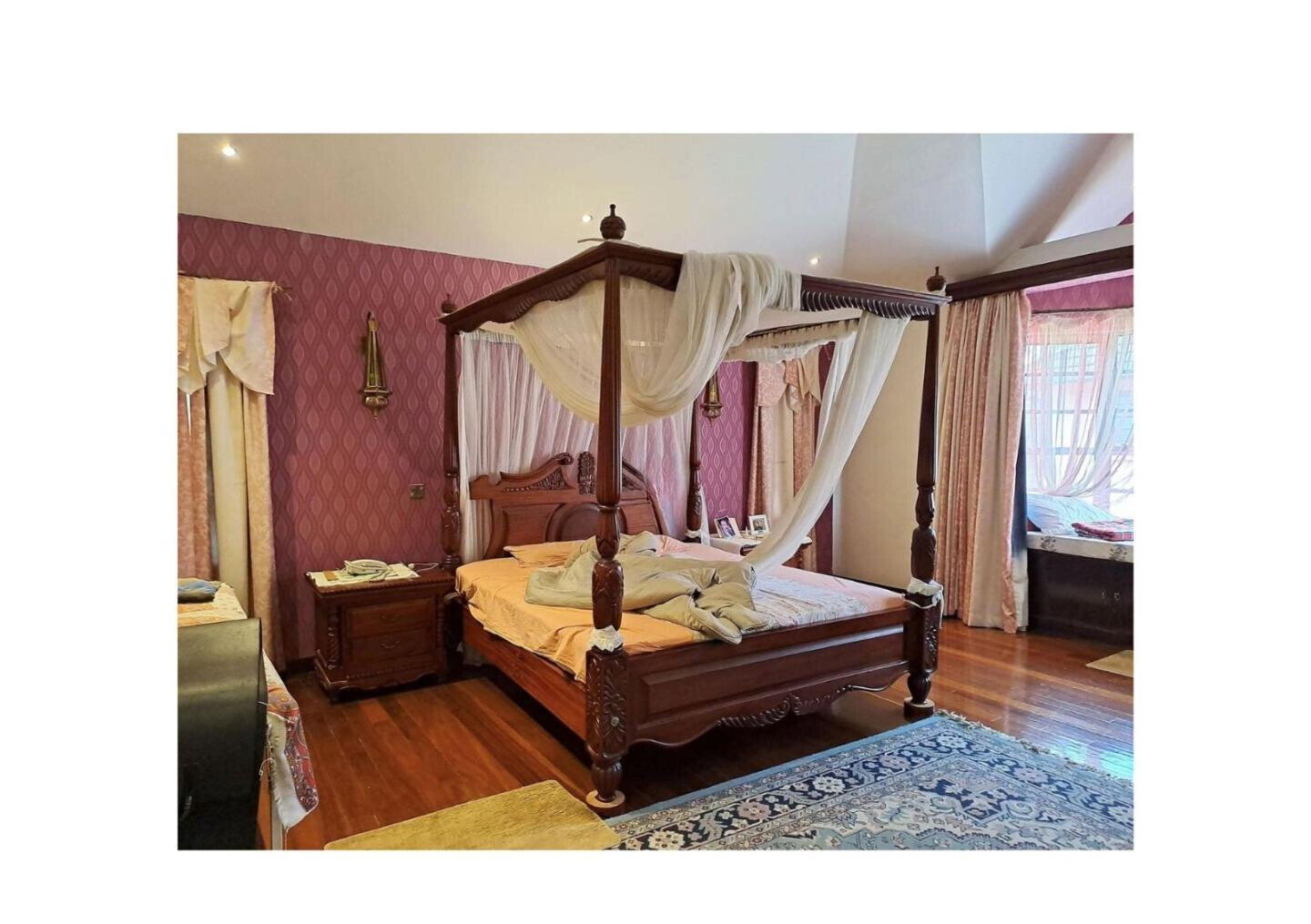 Gated 5-Bed Townhouse Minutes from Westgate Mall - Spring Valley