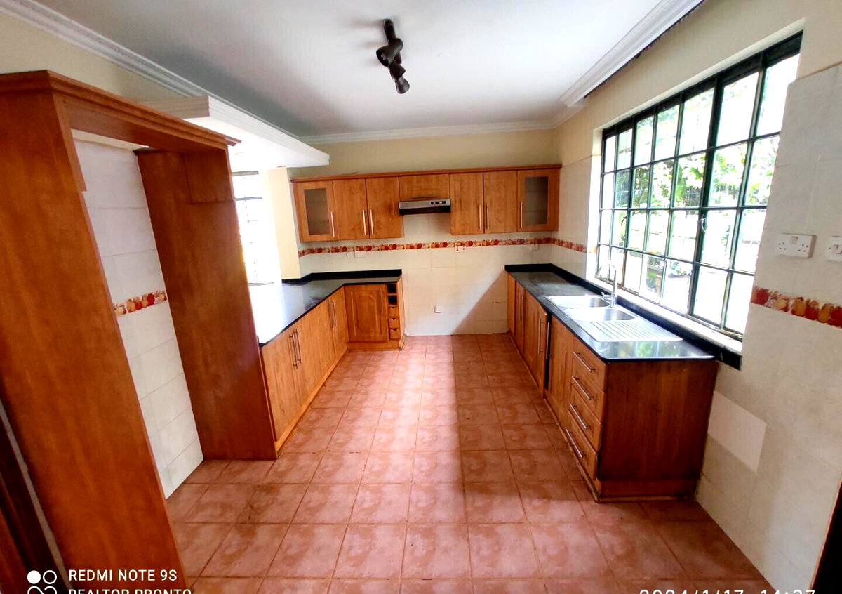 5-Ensuite Townhouse with Pool & Attic in Lavington Gated Community