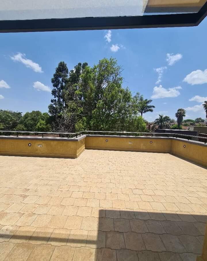 New 5-Ensuite Townhouse with Rooftop Garden & 2 DSQs - Lavington