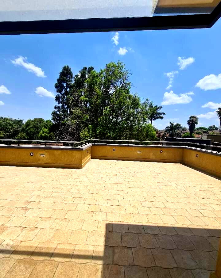 New 5-Ensuite Townhouse with Rooftop Garden & 2 DSQs - Lavington